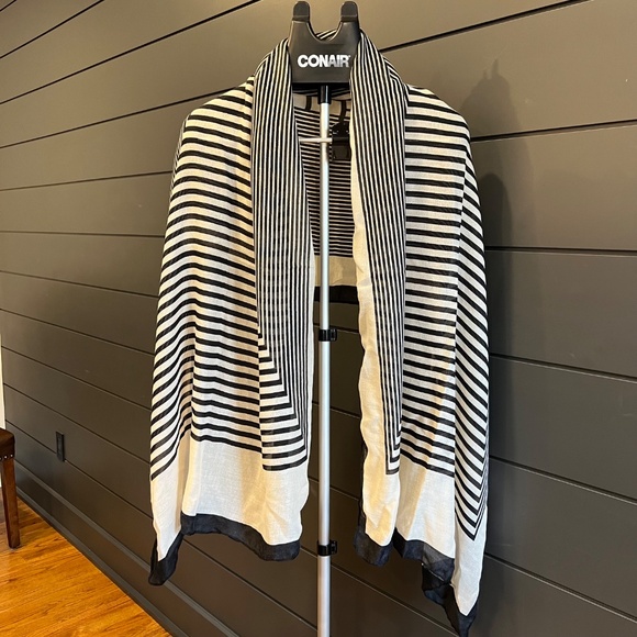 Beautiful Long Cream and Black Scarf - Picture 3 of 7